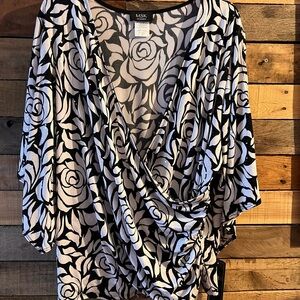 Super flattering!!!MSK Black and White Rose Pattern Blouse